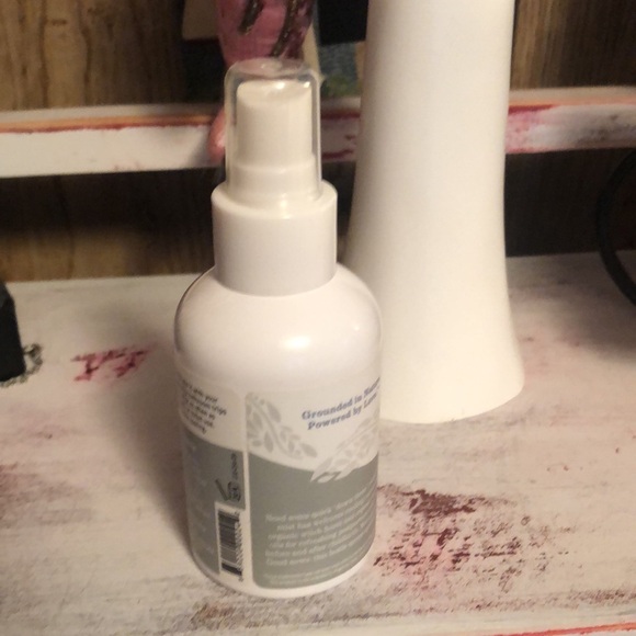 Earth Mama Herbal Perineal Spray - Picture 7 of 9